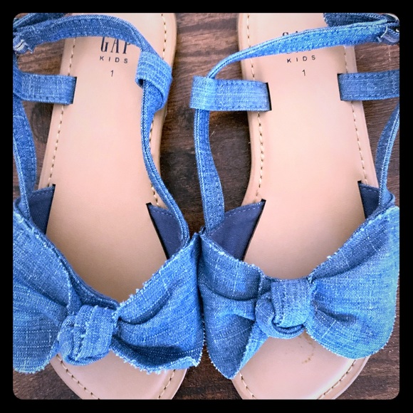 GAP Other - Gap Denim Bow Sandals size 1 girls